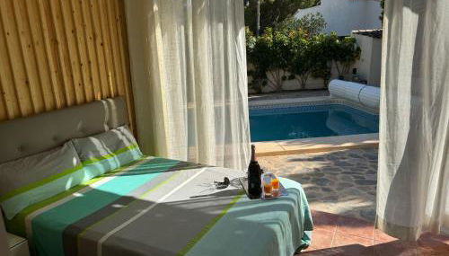 Villa pareada con piscina privada - Foto 4