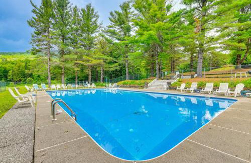 Pet-Friendly Home with Deck 4 Mi to Jay Peak Resort - Foto 38