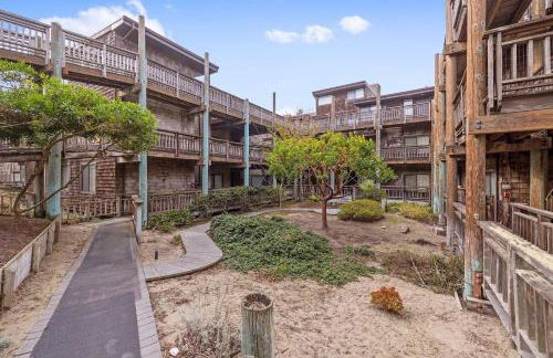 Beachfront Retreat with Ocean Views - Foto 46