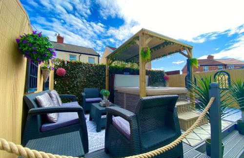 NEW…THE HOTTUB HOUSE BLACKPOOL PLEASURE BEACH - Photo 6