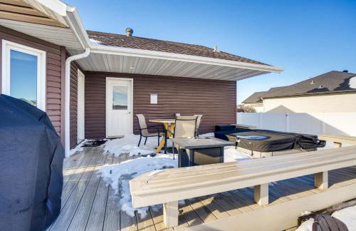 Hot Tub and Fenced Yard Spacious Fargo Home! - Foto 33