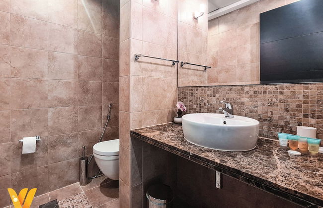 Venduras- Luxe 3BR Villa Jumeirah Park - Photo 4