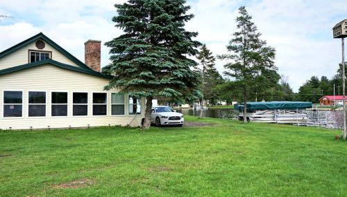 Spacious Family Cabin on Stunning Wixom Lake near Midland, Michigan - Foto 5