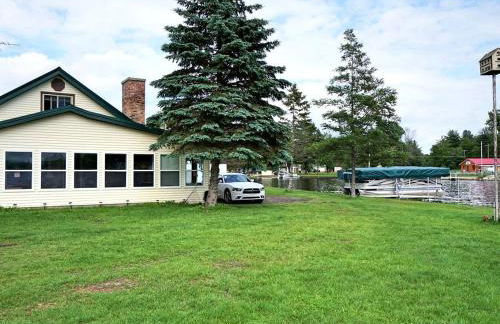 Spacious Family Cabin on Stunning Wixom Lake near Midland, Michigan - Foto 5