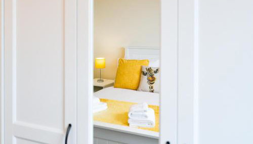 Swansea Marina - Sleeps 4 - Underground parking - Foto 2, wardrobe