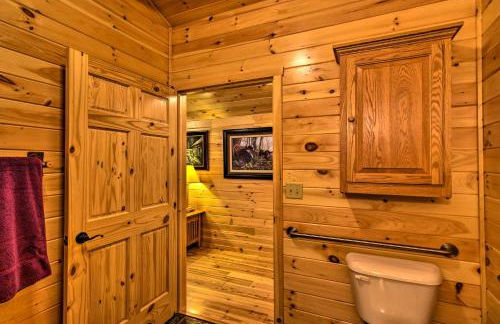 Cozy Anchors Away Cabin Hideaway with Fire Pit! - Foto 16