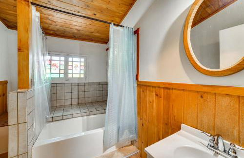 Frazier Park Cabin with Ping-Pong Table, Near Trails - Foto 17