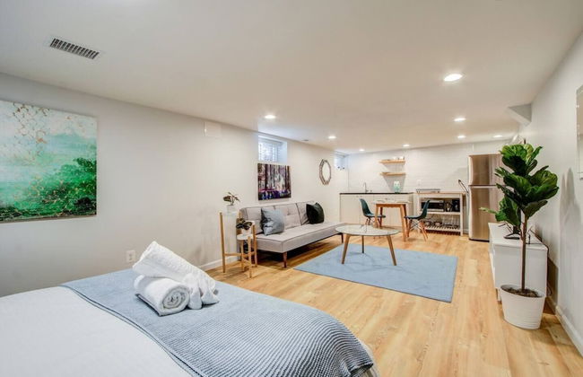 Private Studio in Serene DC Neighborhood - Photo 16