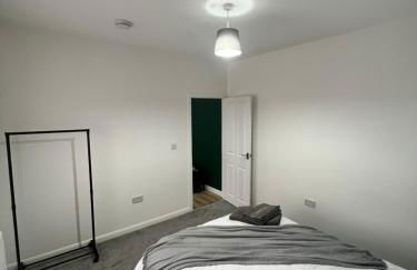 Alexandra Apartment -Secured Parking -2 Bedrooms - Photo 5