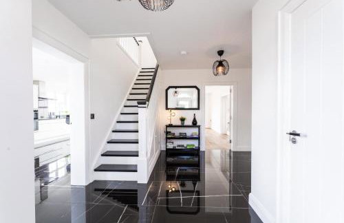 Escape Ordinary at Lily's Pad - Foto 63