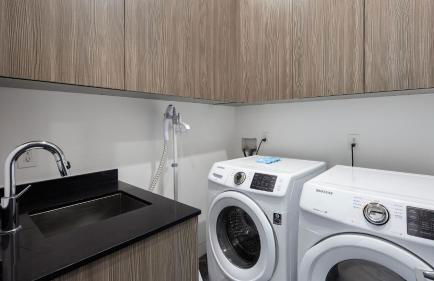 Private LA Retreat w Pool Hot Tub Fire Pit Near Melrose Ave The Martel House by AvantStay - Foto 42