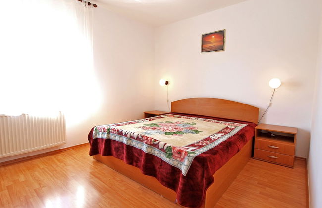 Apartment 1077 - Photo 3