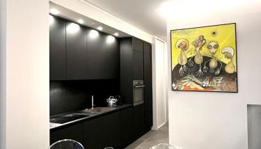 Design District Luxury Apartment - Photo 3