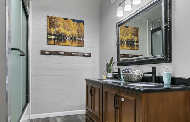 The Waterfront - Waterslide Game Room Sleeps 26 - Foto 30