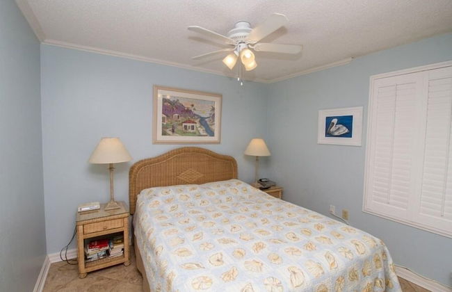 Pelican Beach 0712 2 Bedroom Condo by Pelican Beach Management - Photo 7