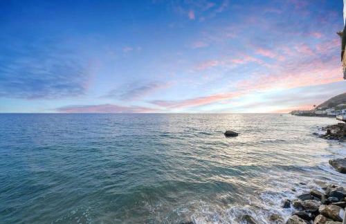 Malibu Beachfront Home with Rock Spa Ocean Views & Huge Deck - Foto 29