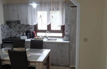 John and Tania's Garden - Photo 23