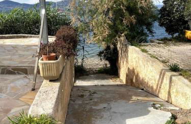 La Madrague Waterfront Cottage - Foto 13