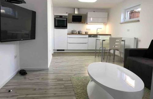 small&fine - Photo 1