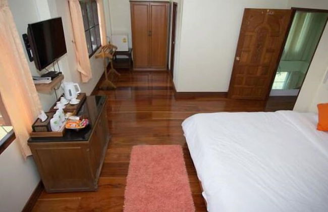 Tharnrarin Villa Suphan Buri - Photo 18