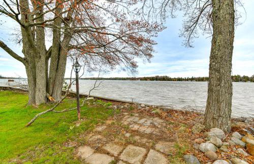 Lakefront Fall Home w/ Deck & Dock in Oscoda Twp! - Foto 25