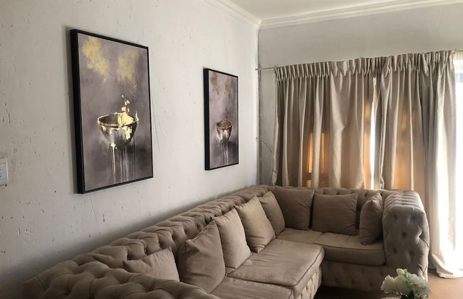 Inviting 3-bed Apartment in Edenvale - Photo 1