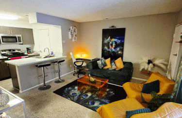 STYLISH COZY CONDO NEAR TO EVERYTHING a! - Foto 10