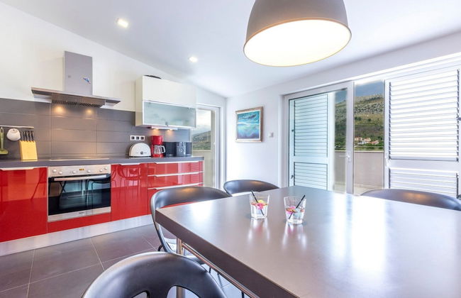 Serene Rural Villa With Pool, Sun Deck, and Children's Play Area - Foto 19