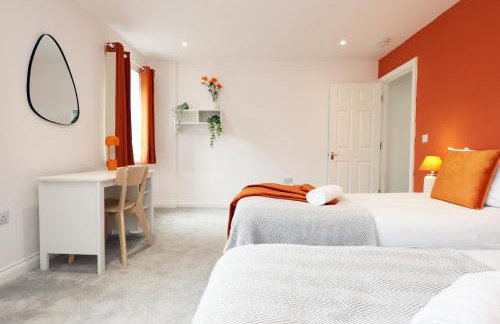 large 2 bed central apartment with balcony and private parking - Foto 66