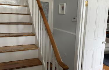 Wonderful Home and parking, pets allowed - Photo 7