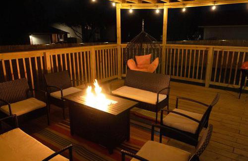 Cozy Home - Self Check-In w/Spacious Deck - Foto 16