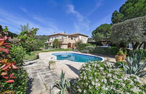 Lovely Home In Saint-Julien-Les-Rosie - Foto 1