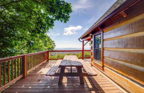 Smoky Mountain Vacation Rental with Large Deck! - Foto 3