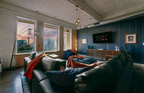 Luxury Downtown Dallas Retreat with Parking, Pool, Gym - Foto 1