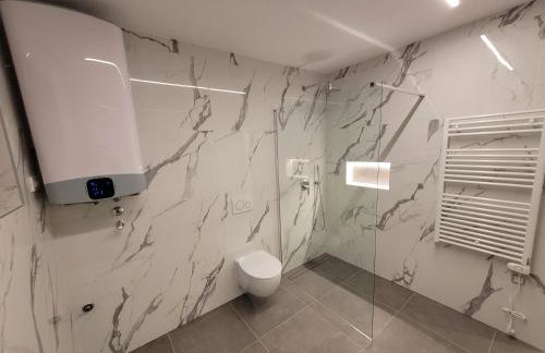 The Setting Sun - Photo 13