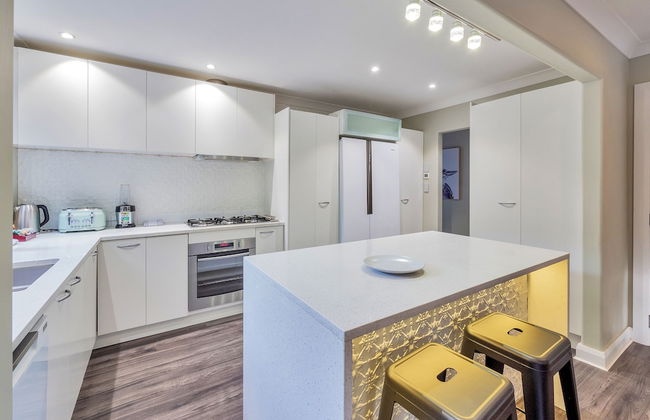 Castor Bay Home near Albany Sleeps 9 - Foto 25