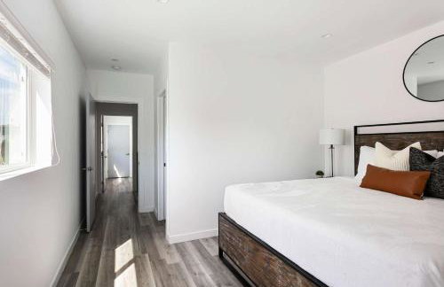 Upscale 4BR Townhouse Sleeps 8 with Fast WiFi - Foto 20