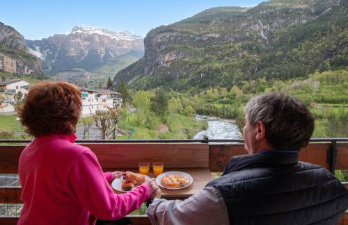 Suite Vistas Únicas a Ordesa y MontePerdido - Piscinas - Barbacoa - Photo 4