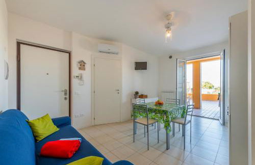 Apartment with Terrace & Parking near the Sea - Foto 3