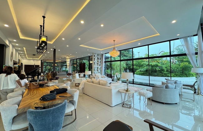 Huge Pool Villa with Private Lake - Foto 26