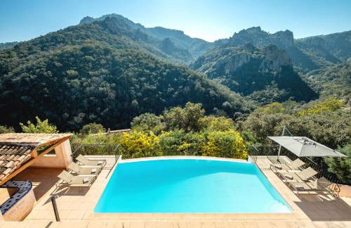 Luxury Villa for 8, private pool, airco, sea and mountain views - Foto 1