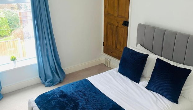 Selston House, Beautiful Cottage Home for 5 Guests, Cul-de-sac on Private Road - Photo 3, Room