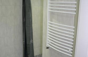 2x Monteurwohnung 1x 2 kleine Einzelzimmer 1x Doppelbett und Schlafcouch im Wohnbereich - Foto 26