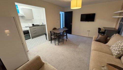 Two bed spacious apartment, central location, free parking and Wifi - Foto 4