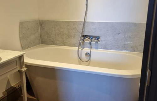 The Mews House - Photo 12