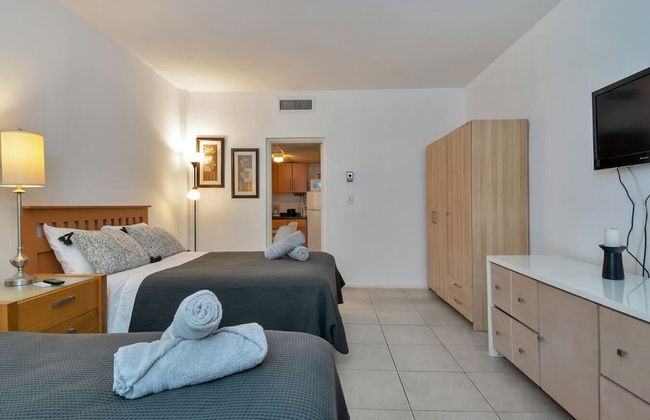 Lovely Studio/bath, Hallandale Beach, Walk to the Beach! Pool & Free Parking! - Foto 2