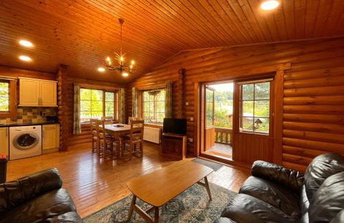 Countryside 3 Bedroom Log Cabin With Private Hot Tub - Ash - Foto 9