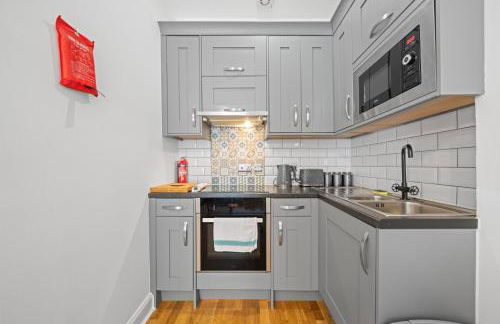 Modern Holyrood 1 Bedroom Apartment - Edinburgh - Photo 14