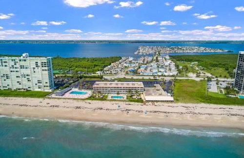 Hutchinson Island BeachFront Heated Pool Balcony Top Floor - Foto 33