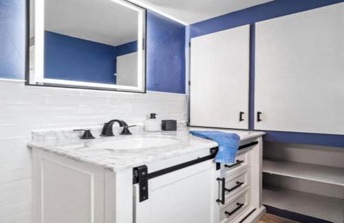 4 Bedroom Pool and Hot Tub Home Near Cleveland - Foto 37